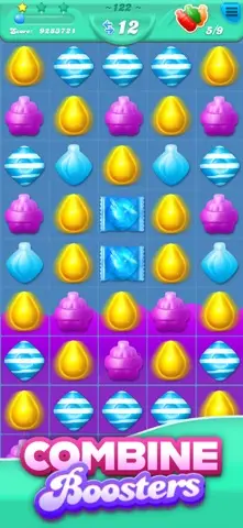 Candy Crush Soda Saga level with special pieces